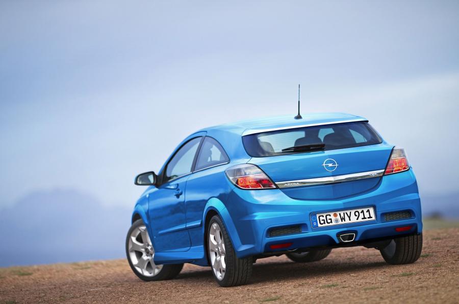  Opel Astra OPC 2006 года  (фото 20 из 44)